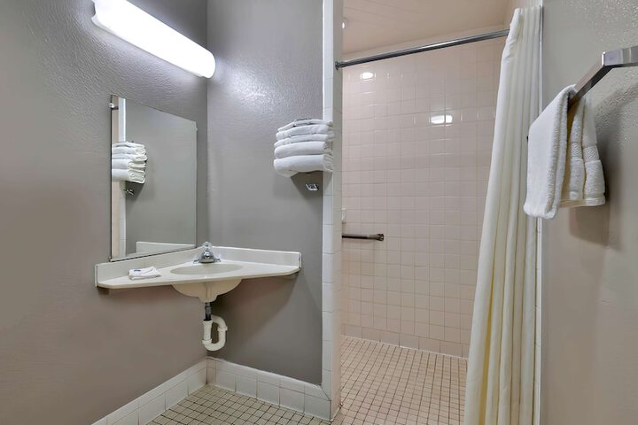 Room 17 of 24