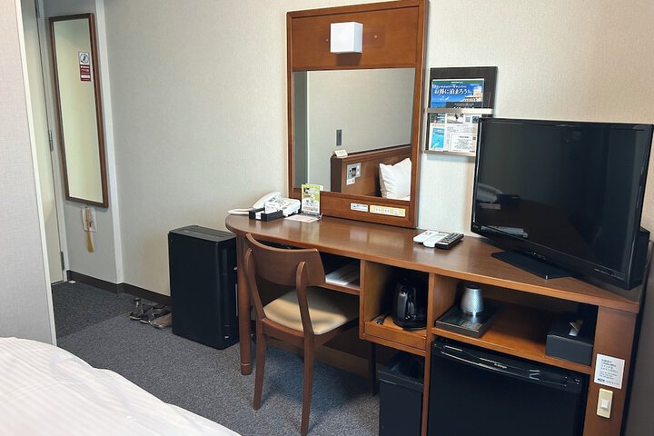 Room 6 of 36