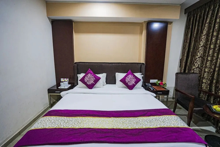 Room 5 of 25