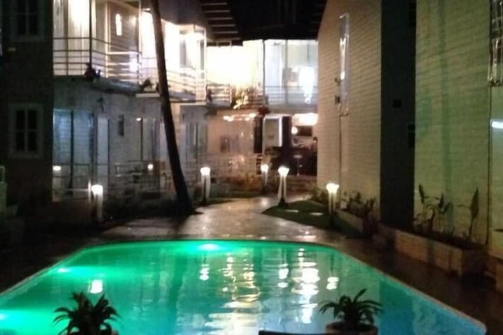 Hotel with Pool
