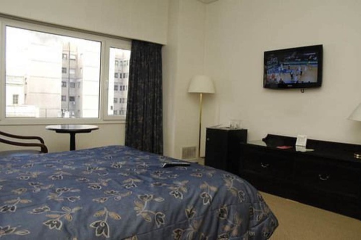 Room 6 of 30