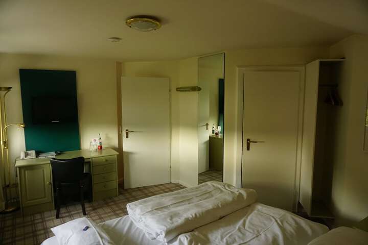 Room 11 of 59