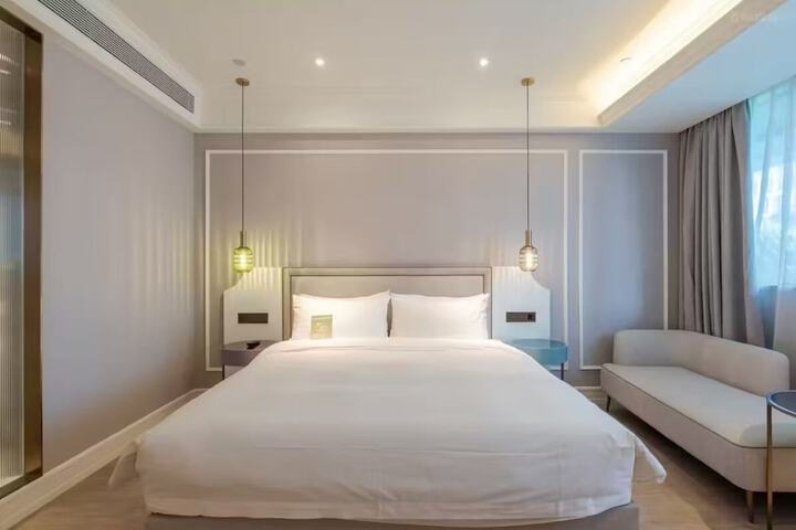 Room 25 of 66