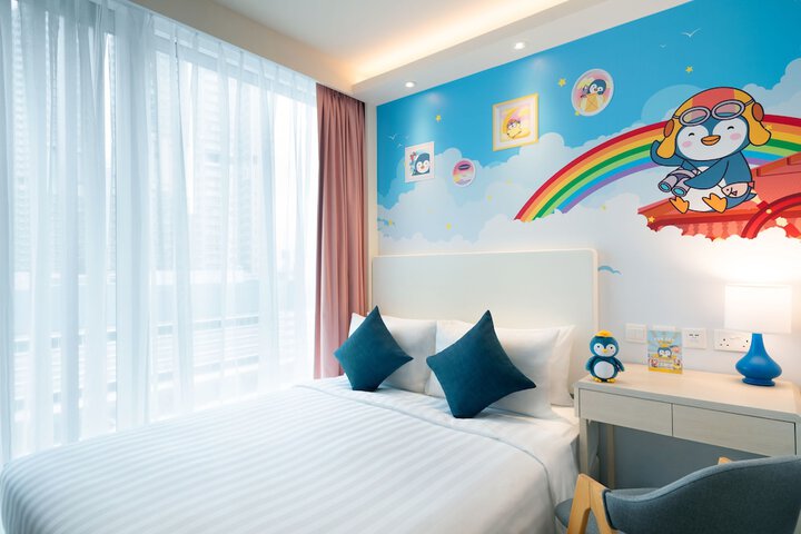 Room 17 of 31