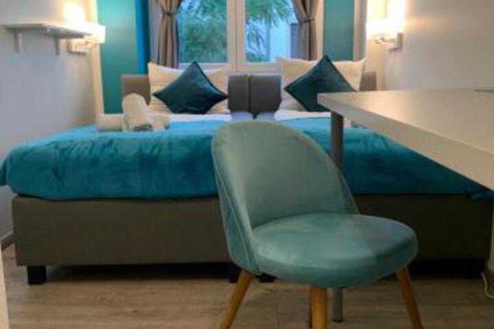 Hero Image 1 of 4