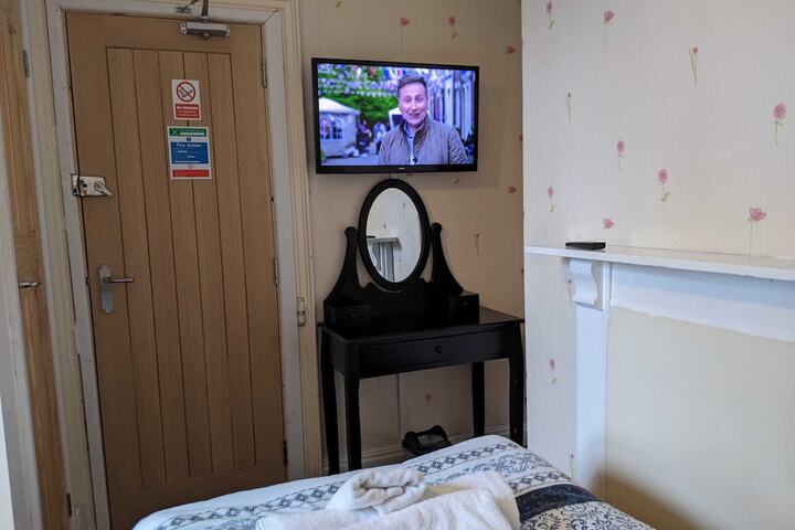 Room 9 of 41