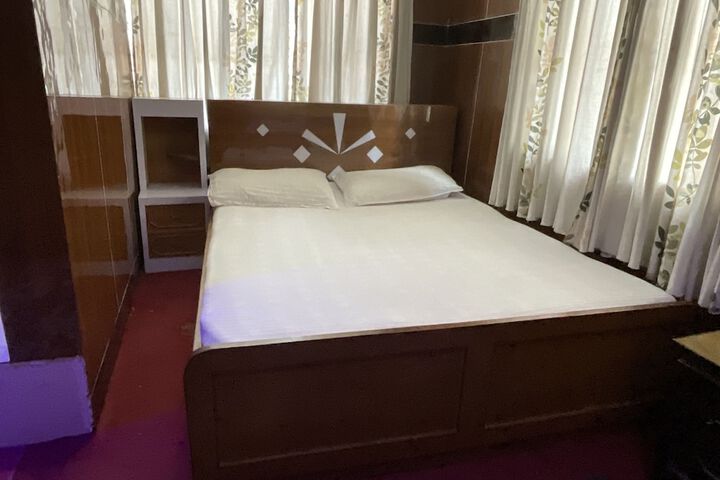 Room 16 of 36