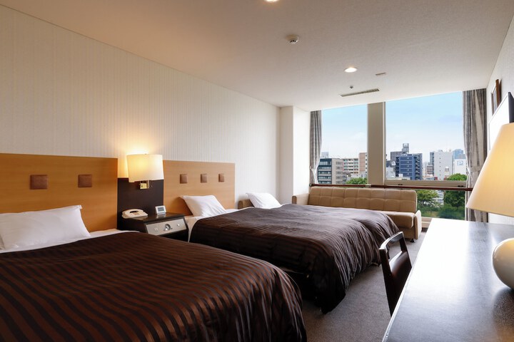 Room 18 of 53