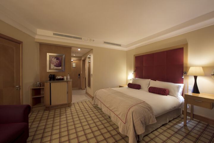 Room 11 of 74