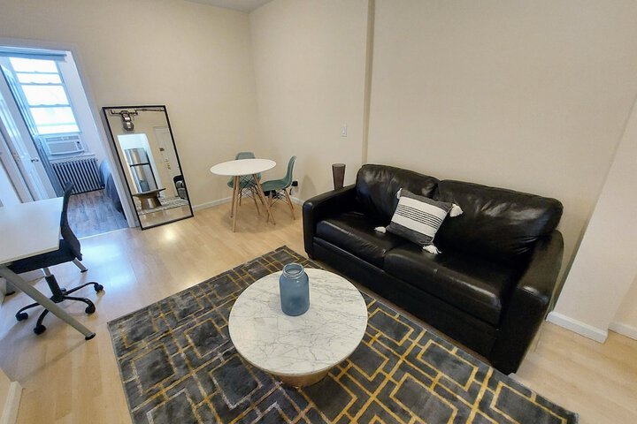 Room 9 of 21