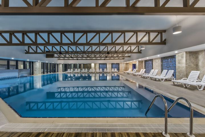 Pools & Facilities
