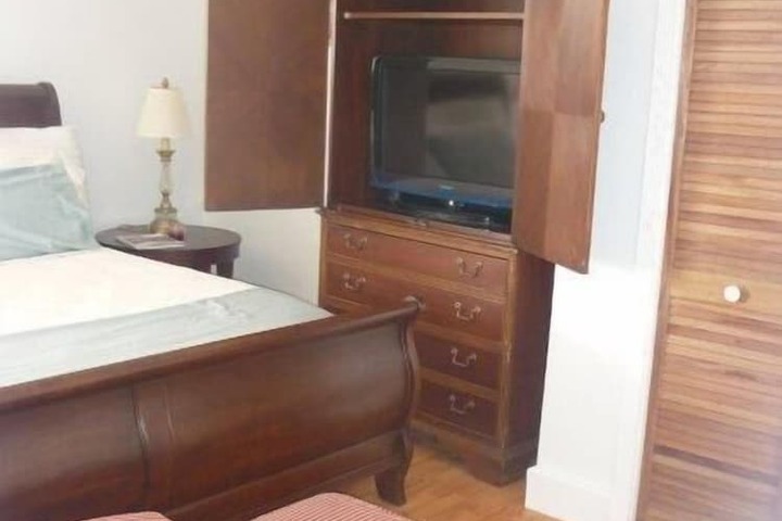 Room 9 of 29