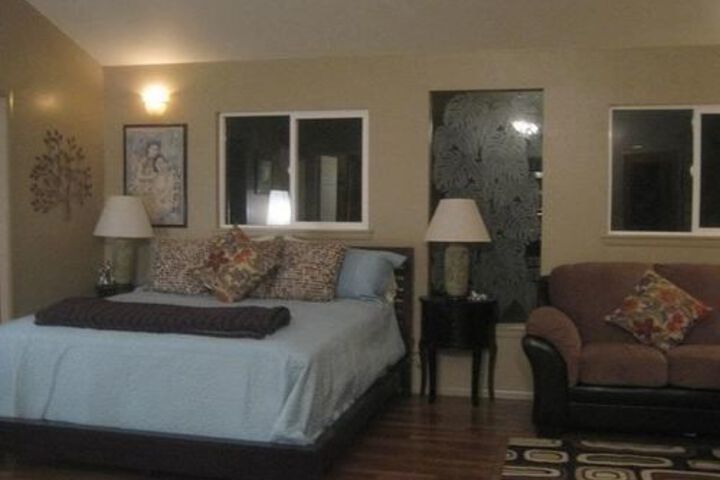 Room 3 of 20