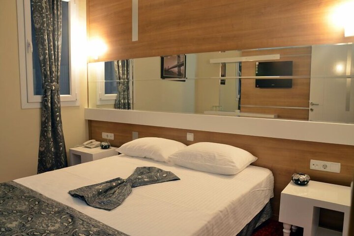 Room 10 of 36