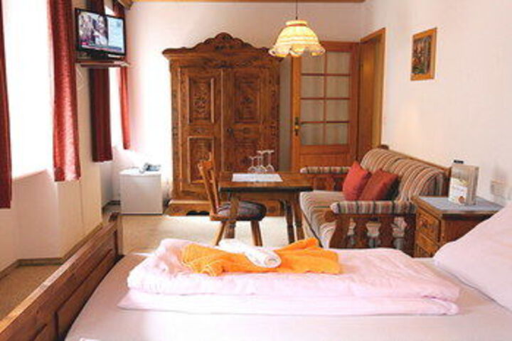 Room 11 of 25
