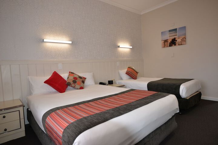 Room 4 of 49