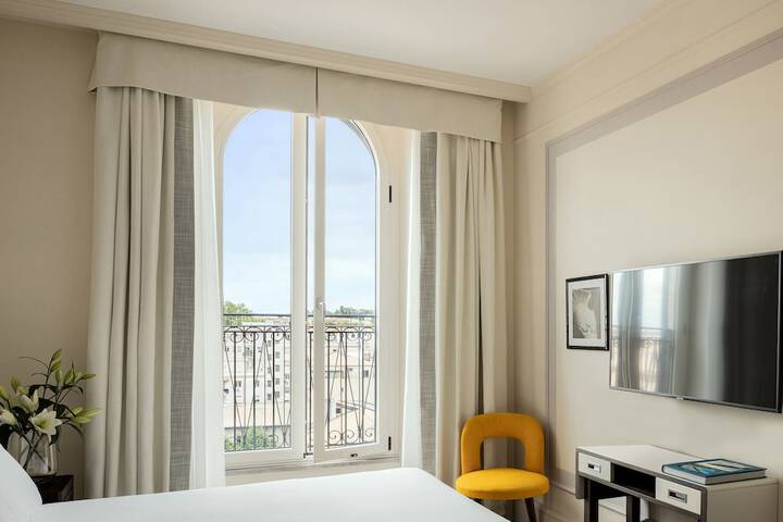 Room 10 of 78