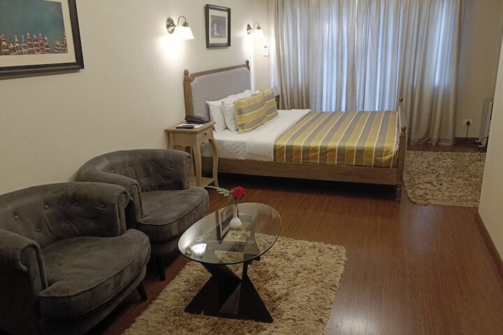 Room 8 of 29