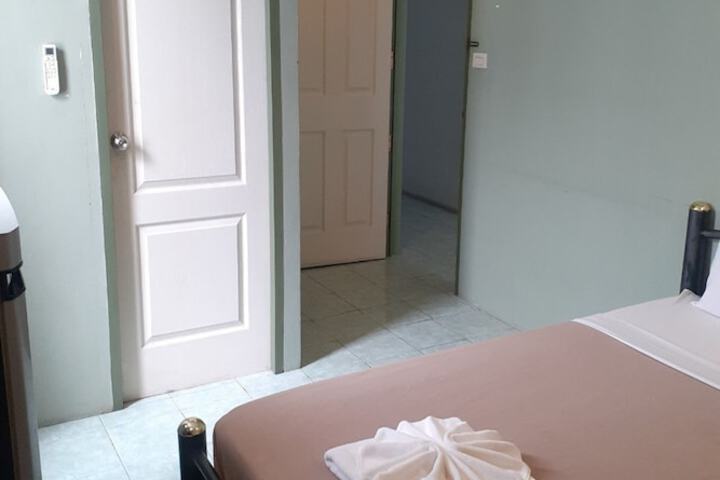 Room 53 of 117