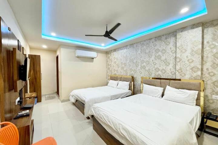 Room 3 of 42