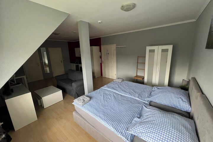 Room 6 of 91