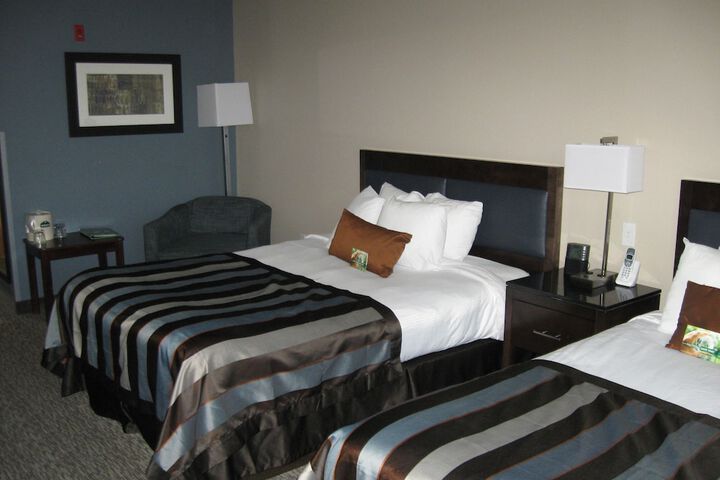 2 Double Beds (3 of 3)