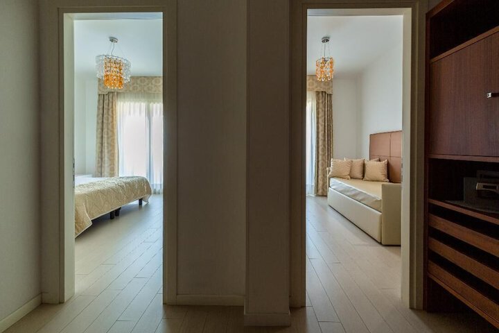 Room 20 of 49
