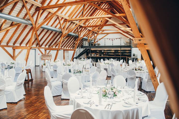 Ballroom/Hall 19 of 24