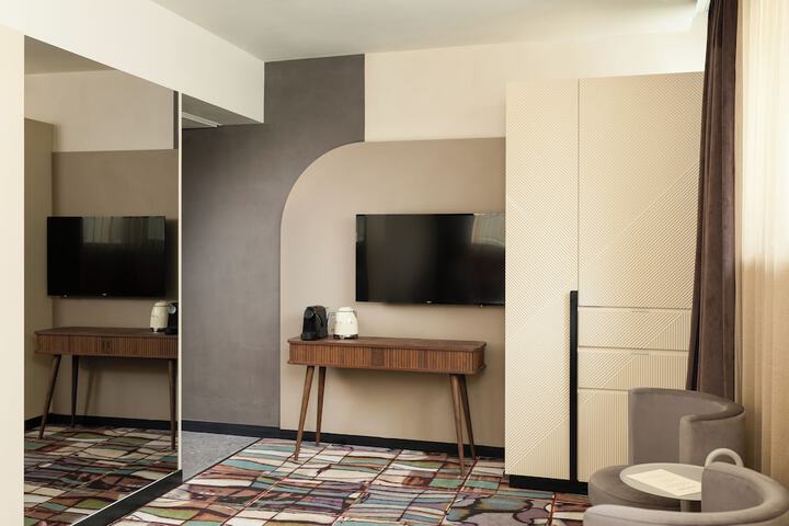 Room 16 of 52