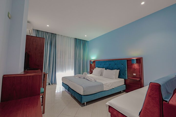 Room 26 of 101