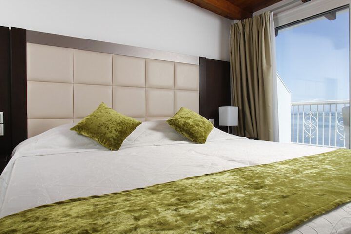 Room 4 of 35