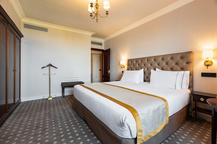 Room 43 of 130