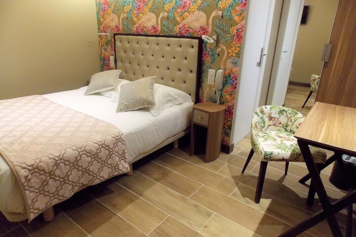 Room 13 of 42