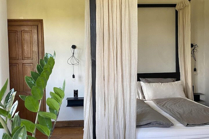 Room 5 of 101