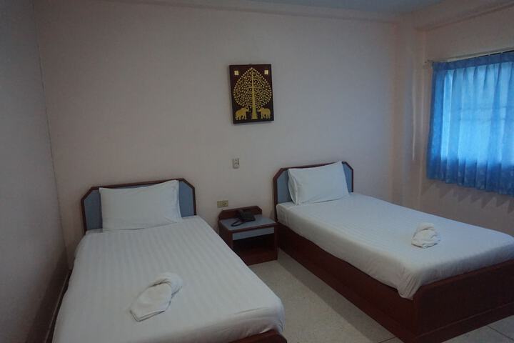 Room 30 of 50