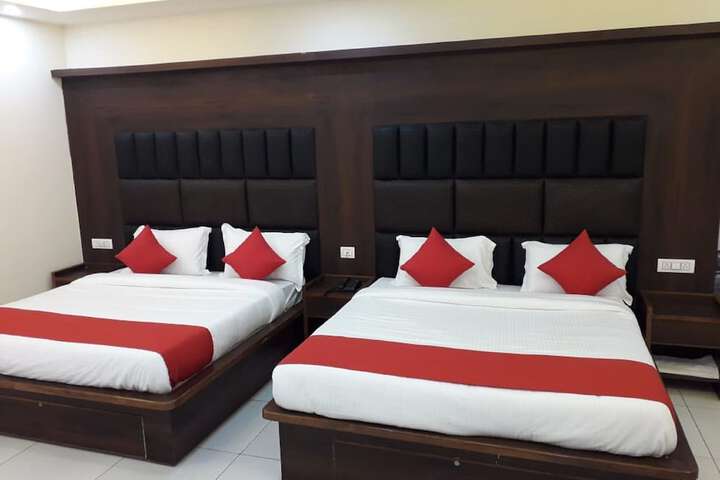 Room 9 of 30