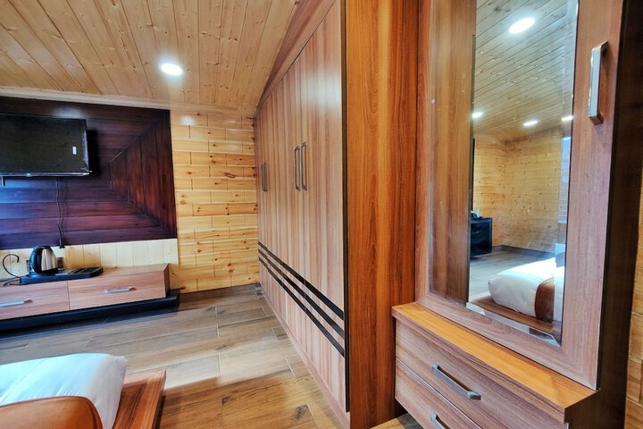 Room 14 of 63