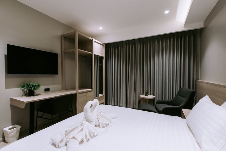 Room 43 of 100