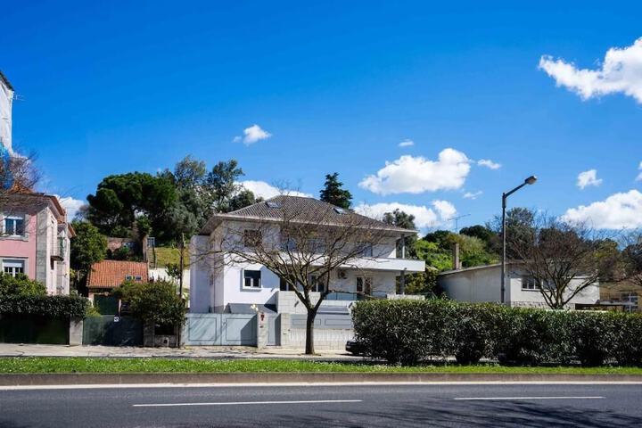Photo of Avenue Hill Hotel