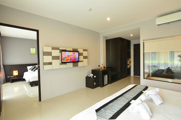 Room 40 of 146