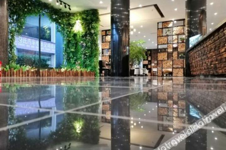 Hotel Interior 11 of 28