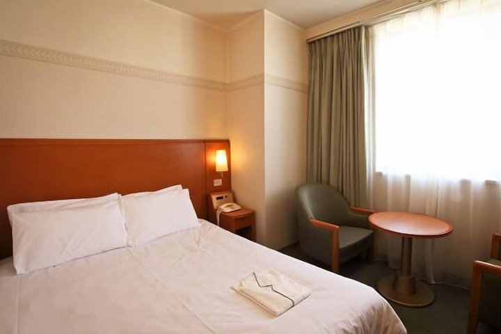 Room 17 of 35