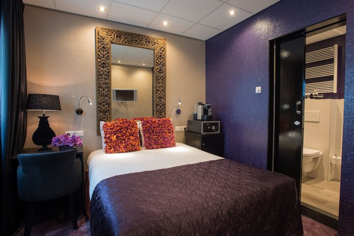 Room 72 of 189