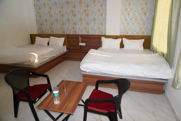 Room 15 of 34