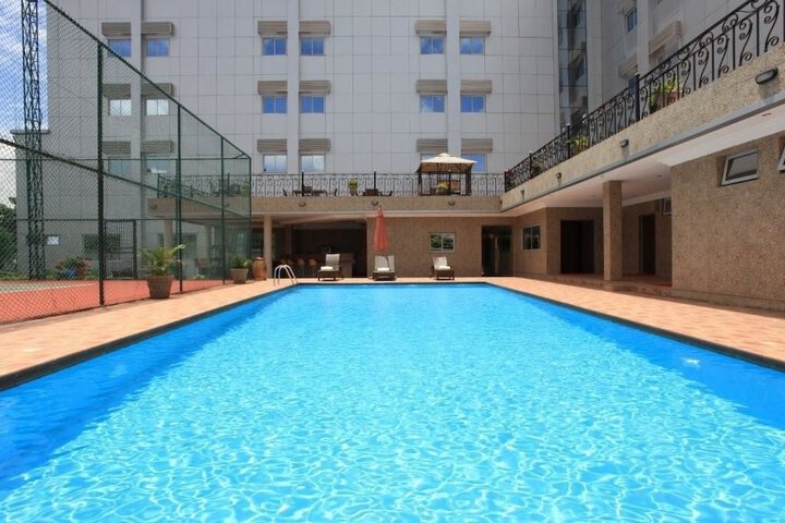 Hotel Pool