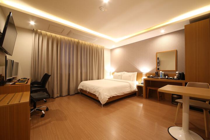Room 35 of 110