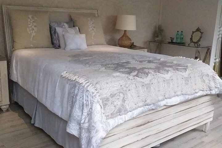 Room 3 of 107
