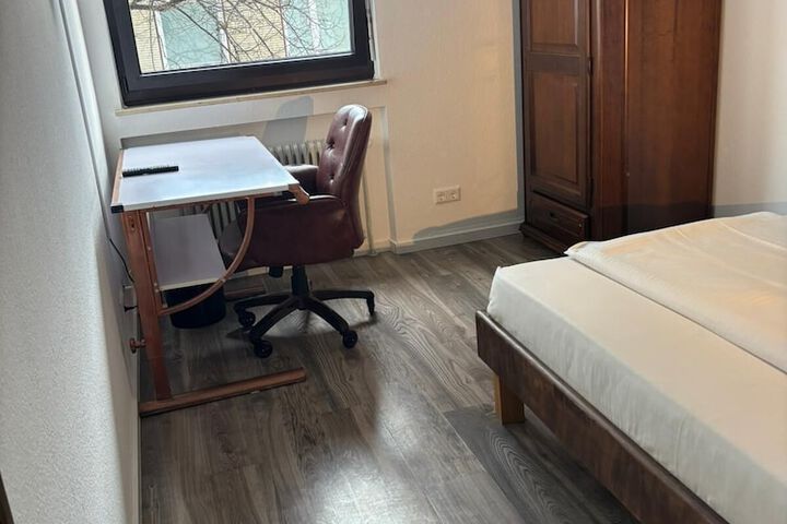 Room 8 of 14