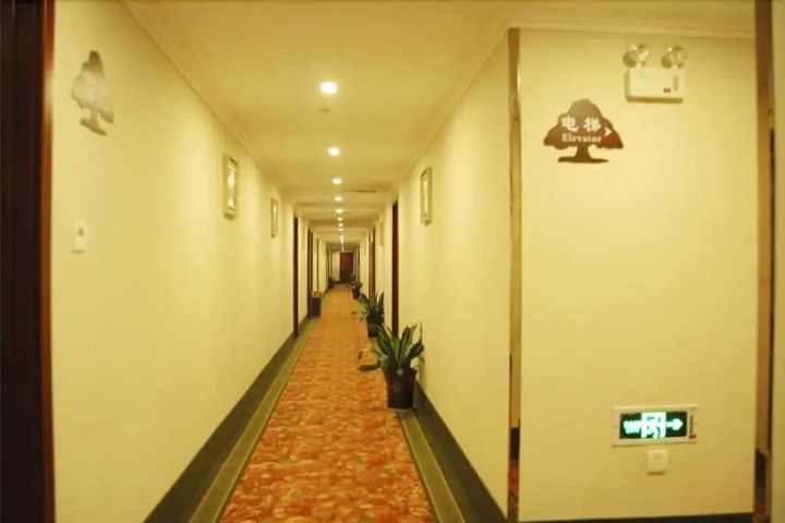 hotel_rooms