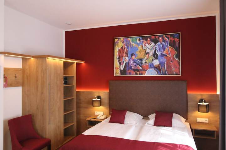 Room 37 of 107